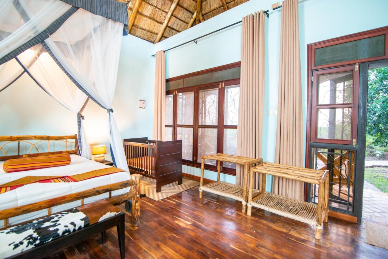 Buffalo Safari Lodge Katunguru エクステリア 写真