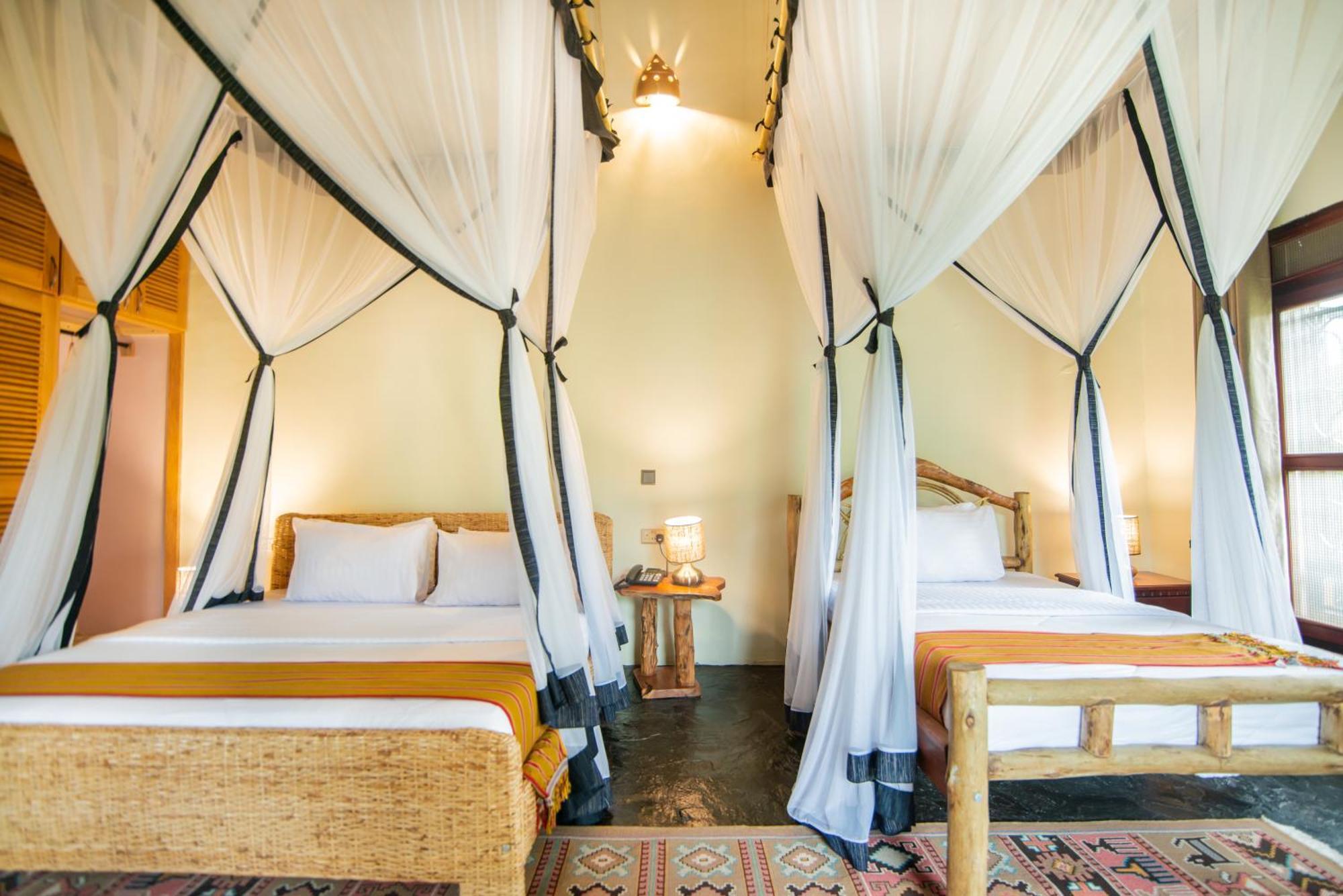 Buffalo Safari Lodge Katunguru エクステリア 写真