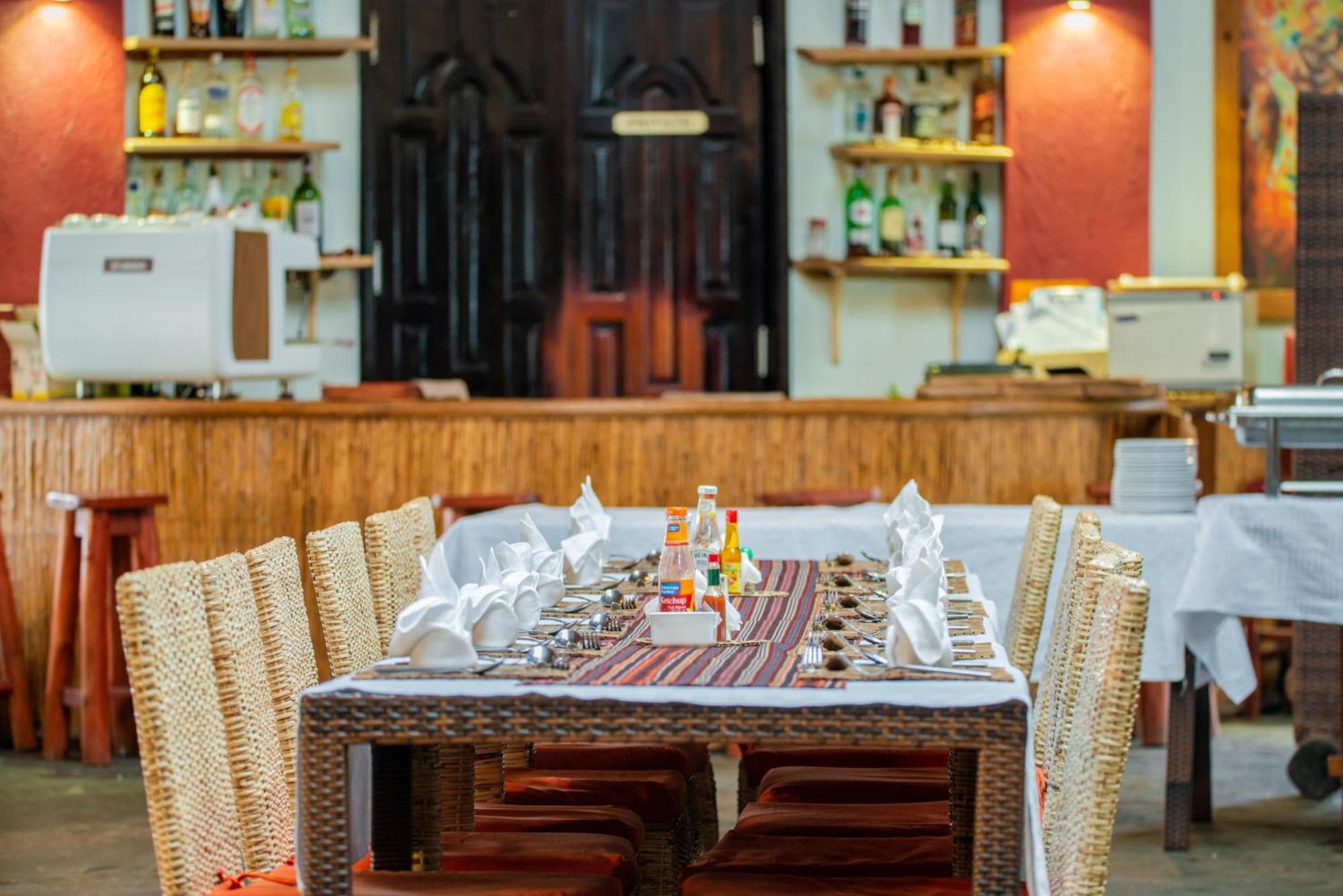 Buffalo Safari Lodge Katunguru エクステリア 写真